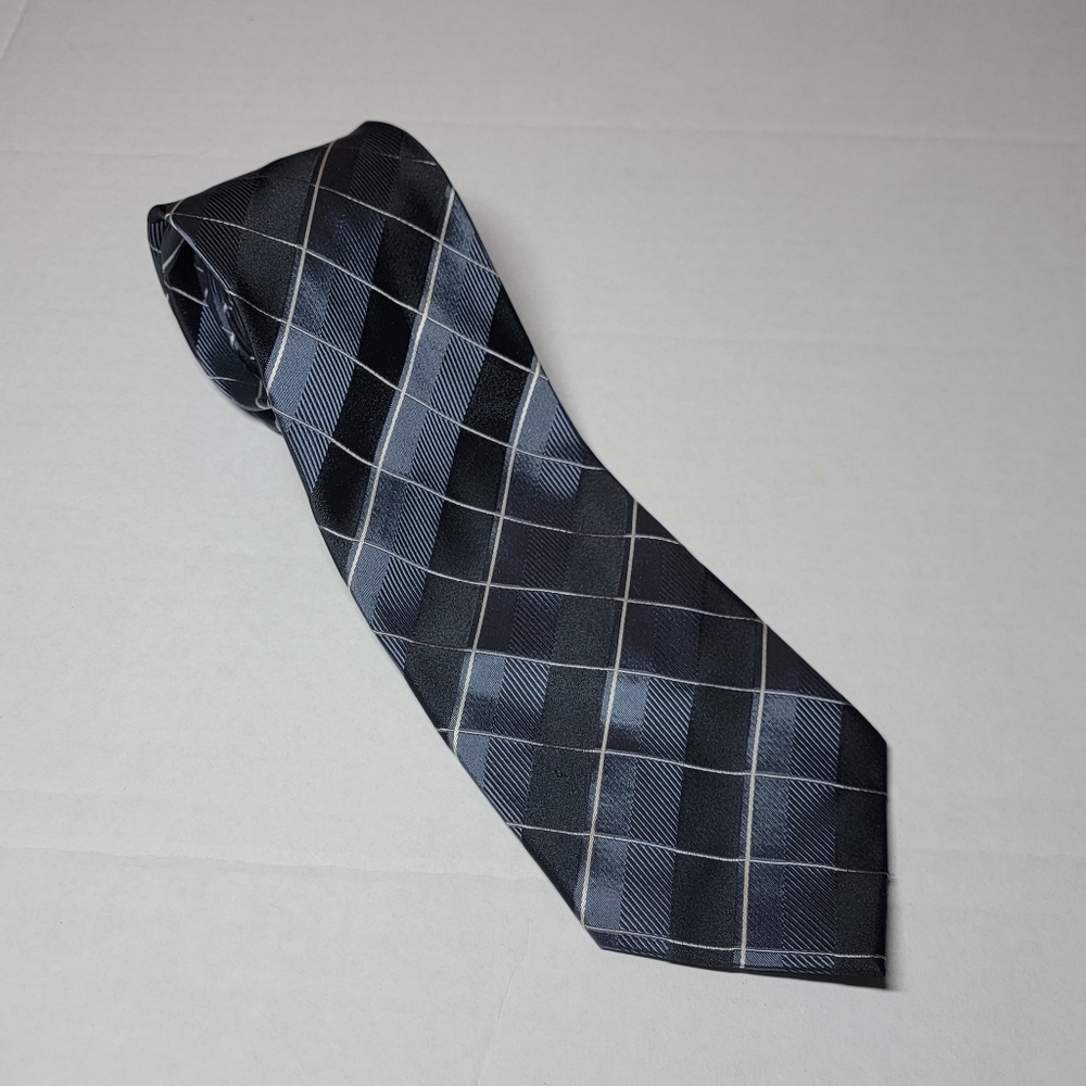 💚 Kenneth Cole New York EUC Steel Grey And Black Plaid‎ Silk Tie Office Preppy